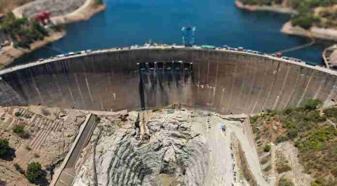 Kariba dam wall