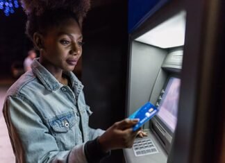 Big banks, risky customers and manual systems: Five key findings from RBZ’s latest bank risk report